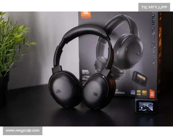 JBL TOUR ONE M3:智能声学旗舰,SMART Tx 拓展无线边界 JBL TOUR ONE M3:智能声学旗舰,SMART Tx 拓展无线边界