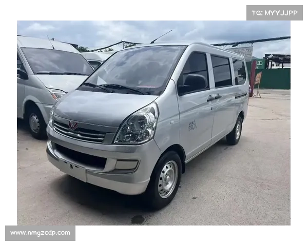 五菱荣光S:实用与经济并重的微型面包车 五菱荣光S:实用与经济并重的微型面包车